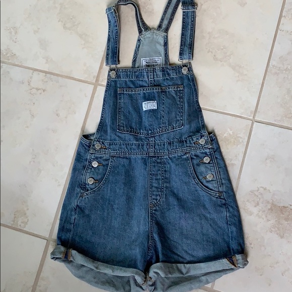 Levi's Denim - NWT Levi’s jean denim overall short light wash